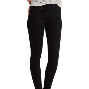 Levi’s perfectly slimming skinny jeans